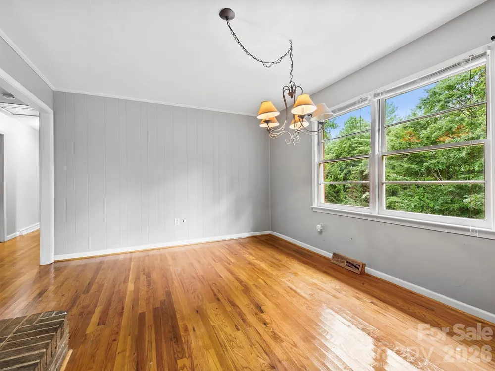 48 Faircrest Road Asheville, NC 28804