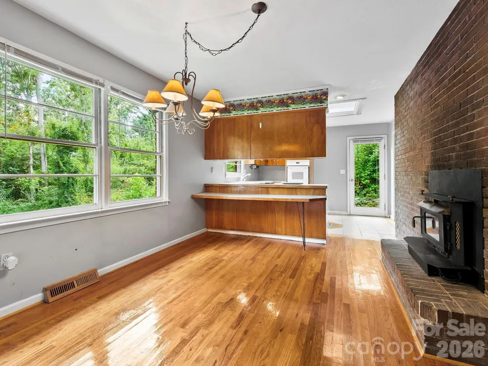 48 Faircrest Road Asheville, NC 28804