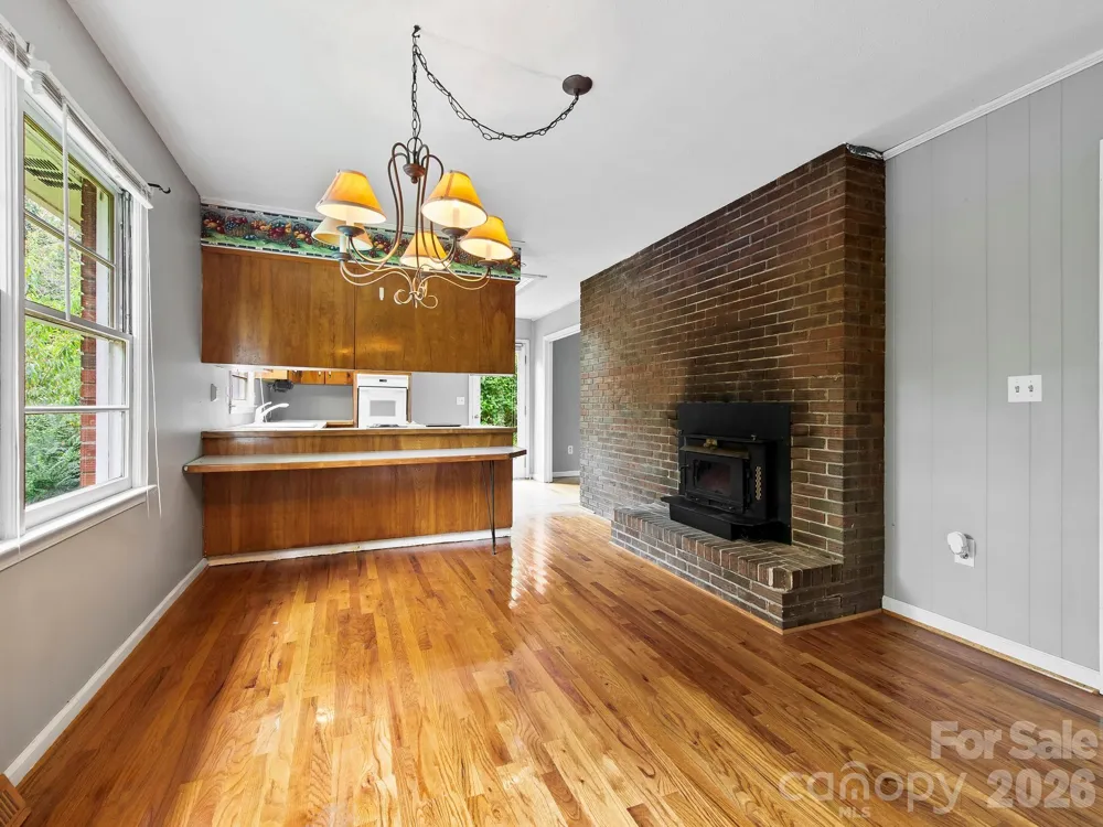 48 Faircrest Road Asheville, NC 28804