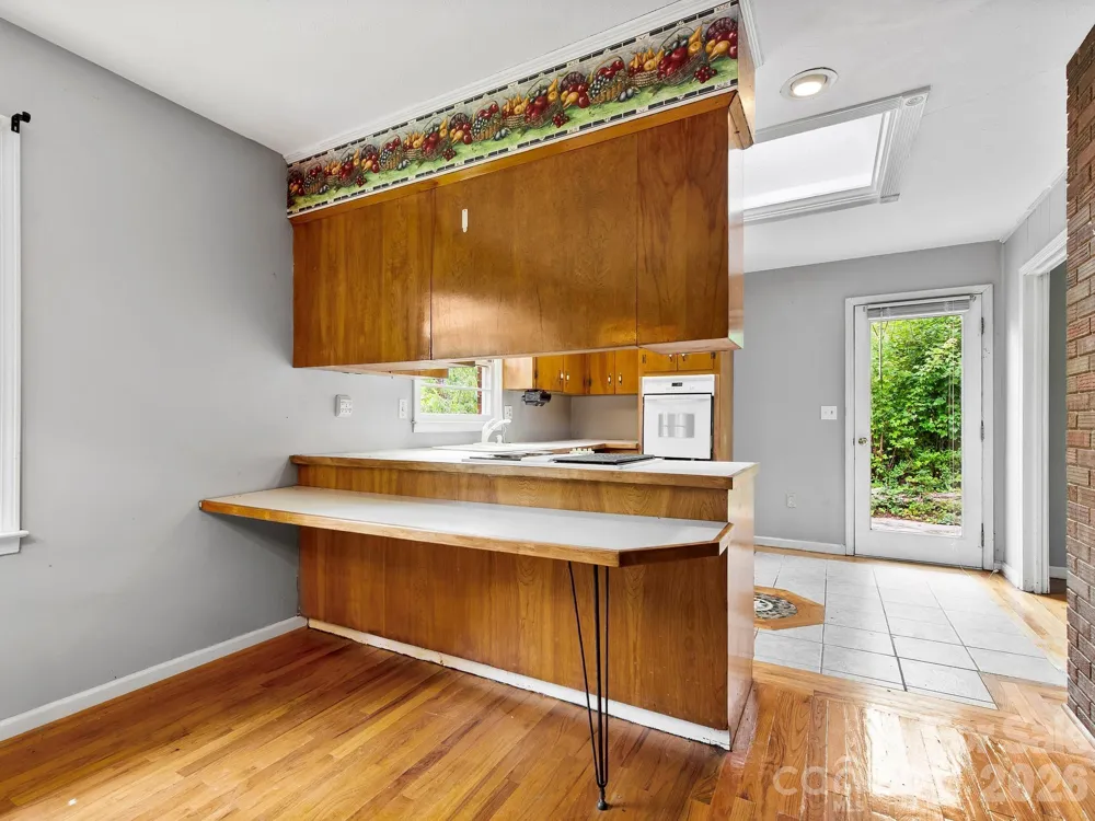 48 Faircrest Road Asheville, NC 28804
