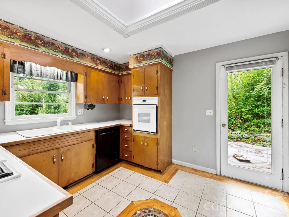 48 Faircrest Road Asheville, NC 28804
