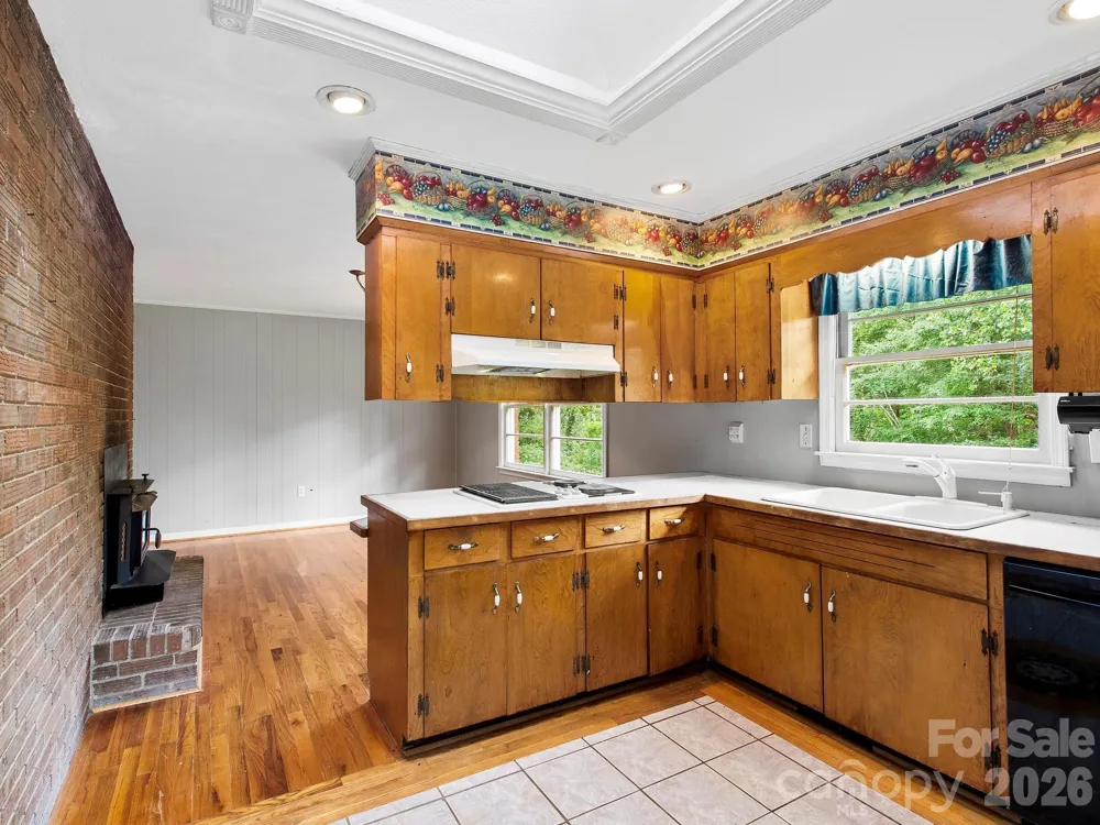 48 Faircrest Road Asheville, NC 28804