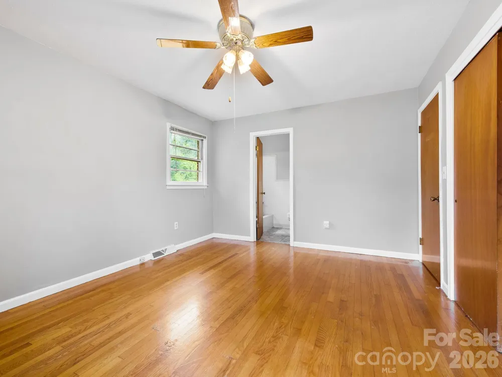 48 Faircrest Road Asheville, NC 28804