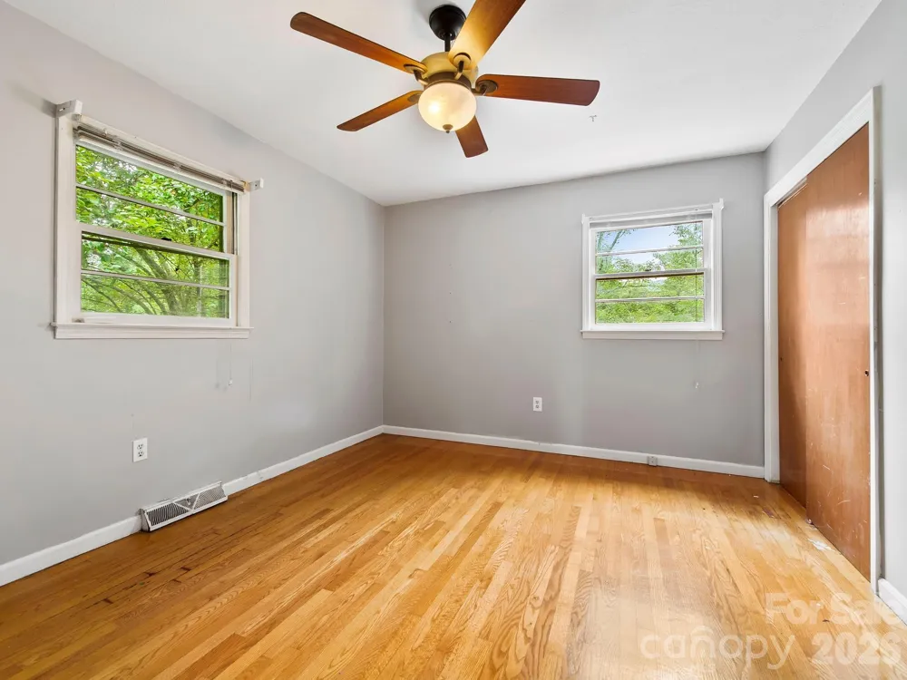 48 Faircrest Road Asheville, NC 28804