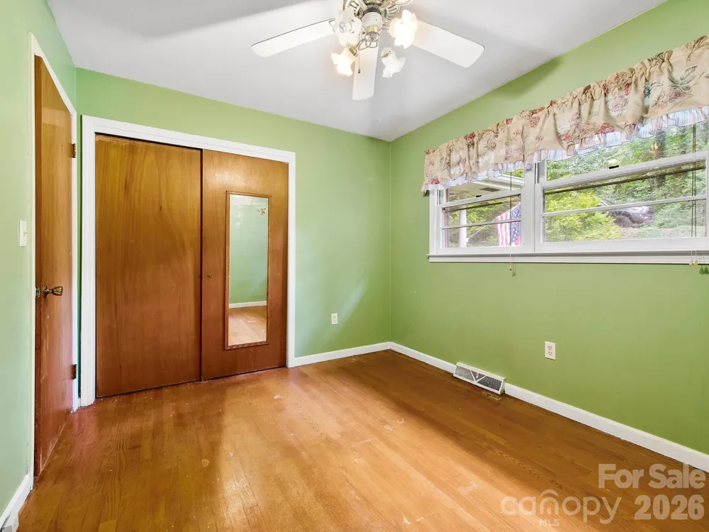 48 Faircrest Road Asheville, NC 28804