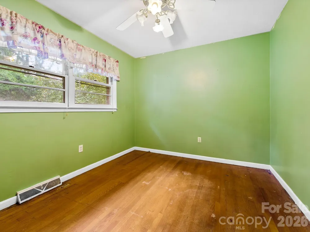 48 Faircrest Road Asheville, NC 28804