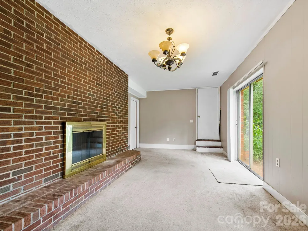48 Faircrest Road Asheville, NC 28804