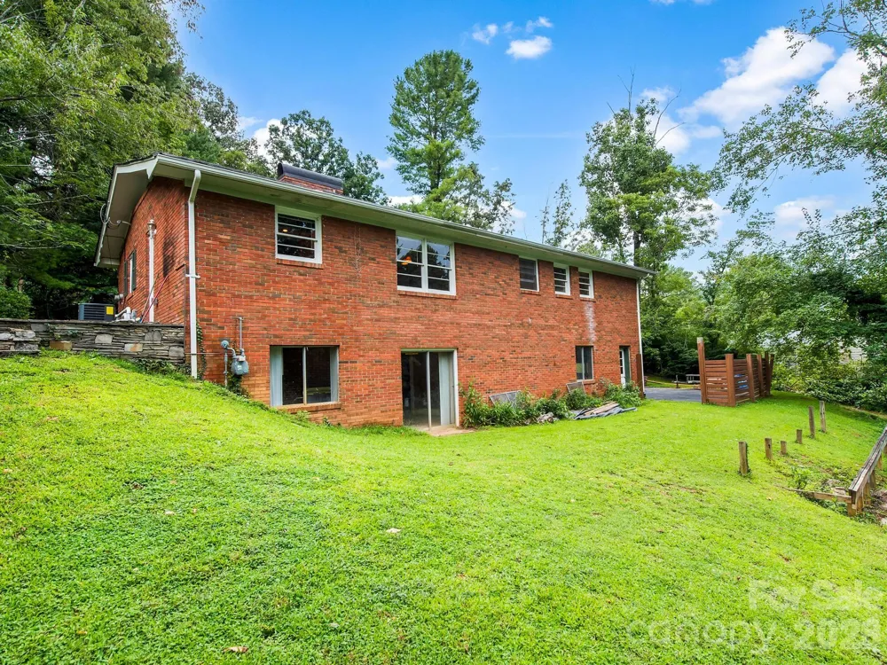 48 Faircrest Road Asheville, NC 28804