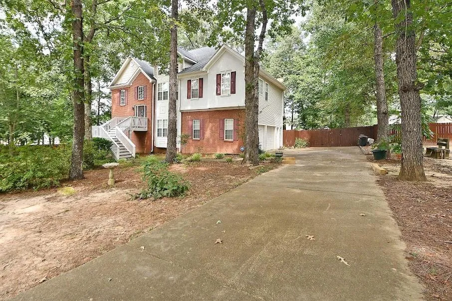 143 BurchField Run Carrollton, GA 30116