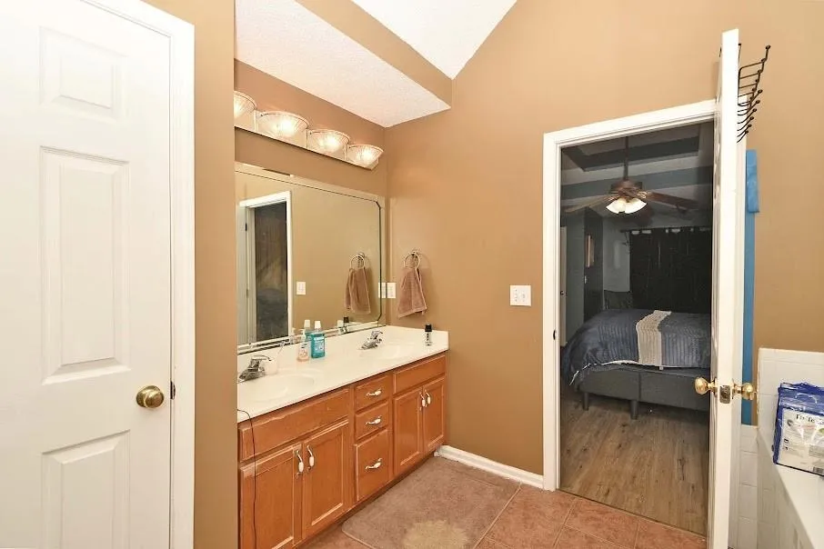 143 BurchField Run Carrollton, GA 30116