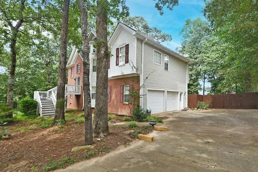 143 BurchField Run Carrollton, GA 30116
