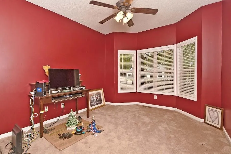 143 BurchField Run Carrollton, GA 30116