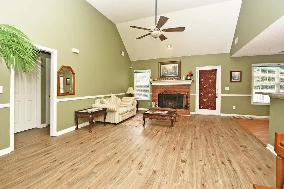 143 BurchField Run Carrollton, GA 30116