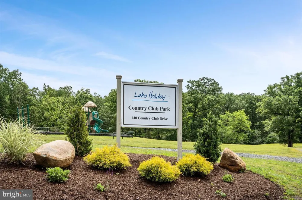 TOBOGGAN DRIVE Cross Junction, VA 22625