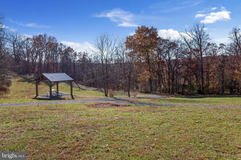 TOBOGGAN DRIVE Cross Junction, VA 22625