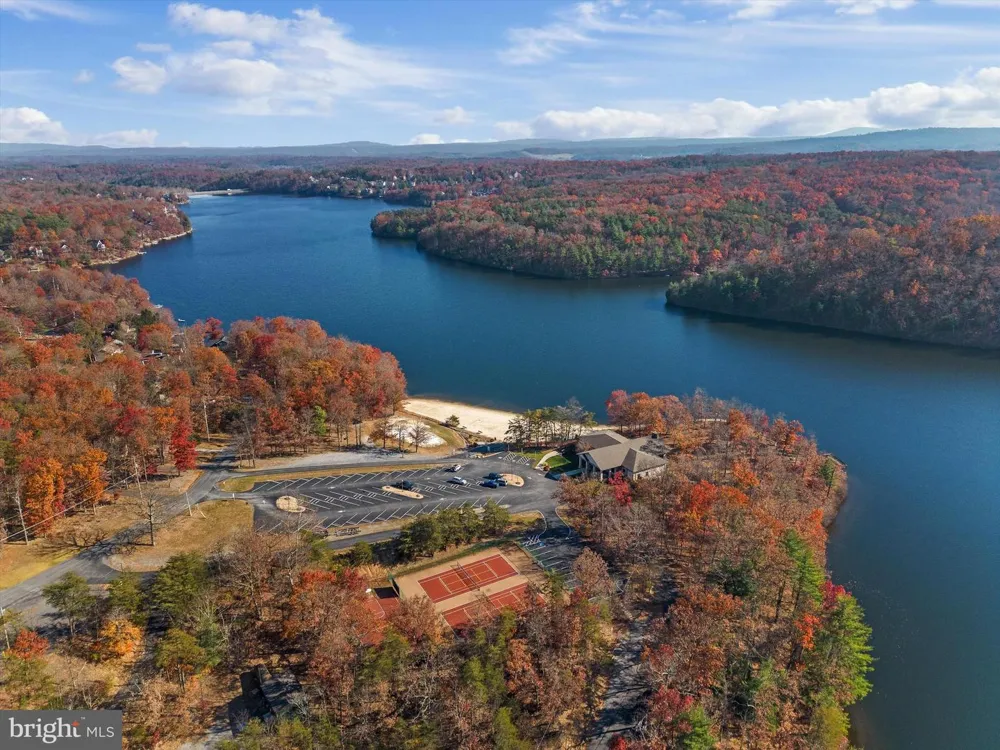 TOBOGGAN DRIVE Cross Junction, VA 22625