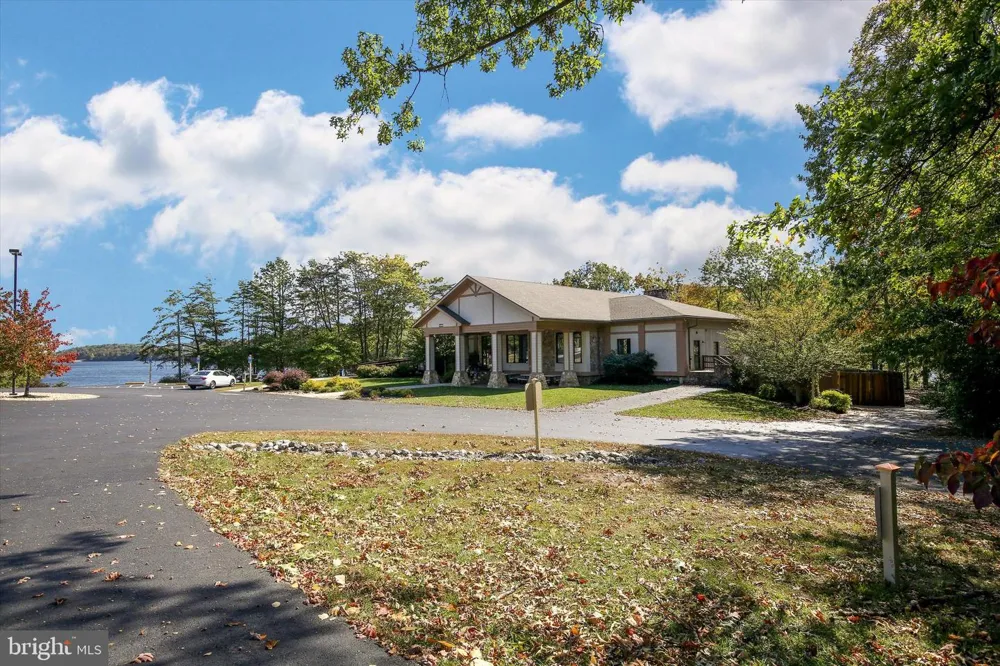 TOBOGGAN DRIVE Cross Junction, VA 22625