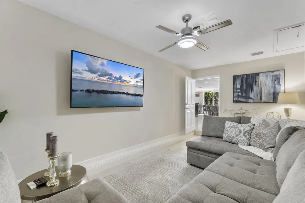 910 JASMINE DRIVE Delray Beach, FL 33483
