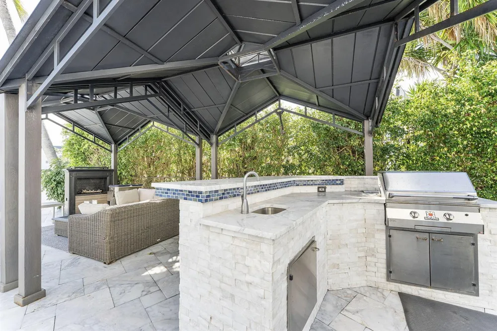 910 JASMINE DRIVE Delray Beach, FL 33483
