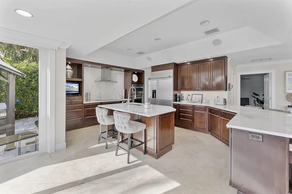 910 JASMINE DRIVE Delray Beach, FL 33483