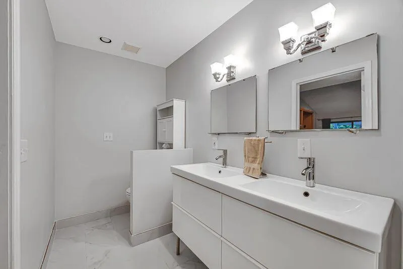 1911 LANDINGS BOULEVARD 