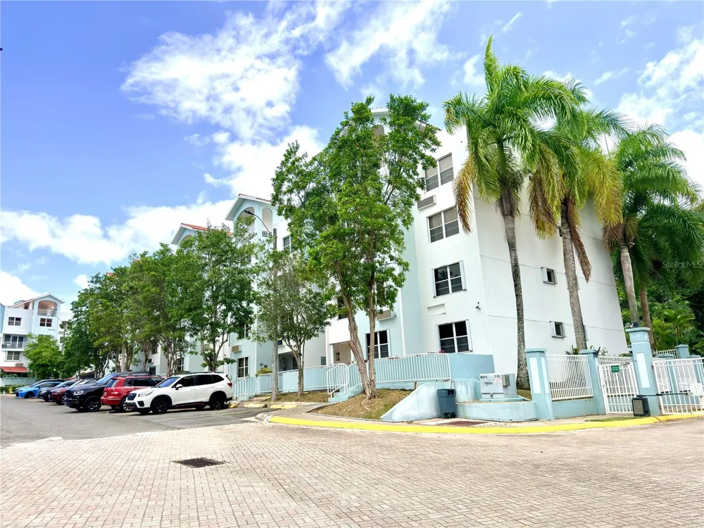 Cond. THE RESIDENCE AT PARQUE ESCORIAL #21-30 Carolina, PR 00987