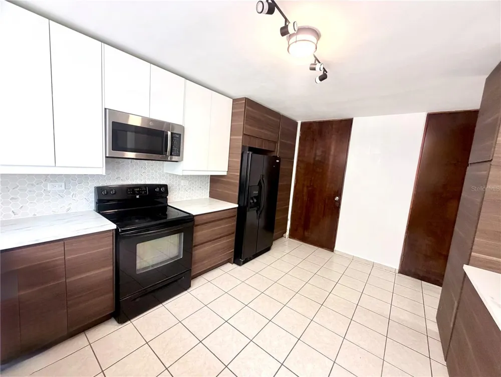 Cond. THE RESIDENCE AT PARQUE ESCORIAL #21-30 Carolina, PR 00987