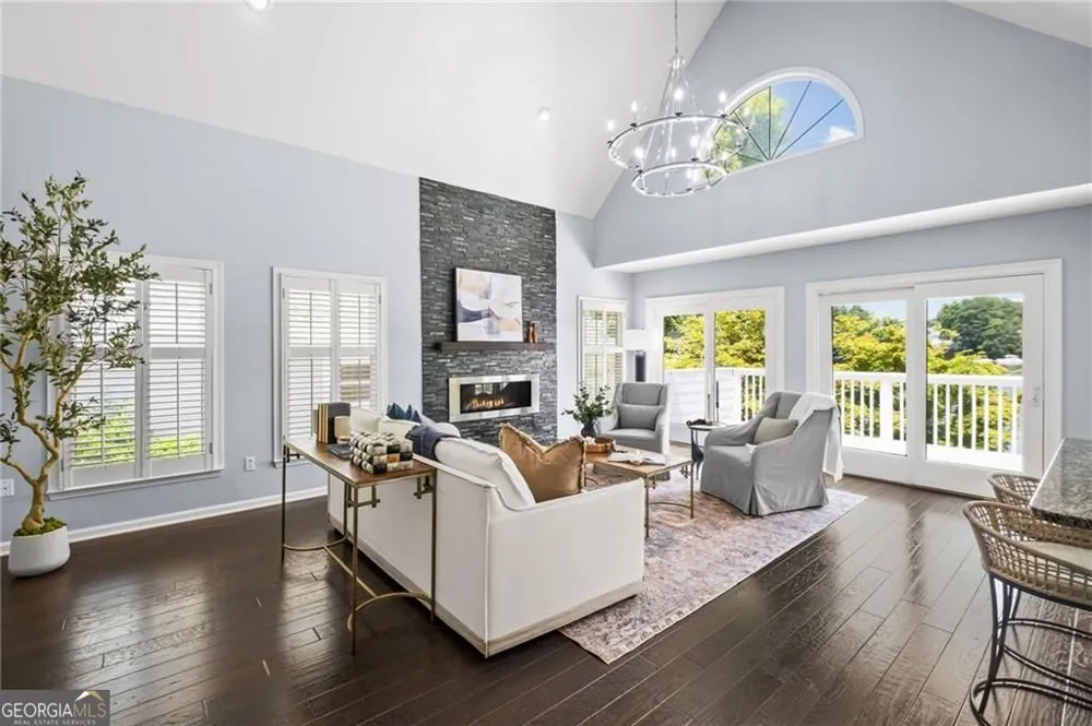 6430 Spinnaker LN Alpharetta, GA 30005