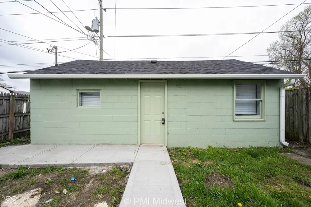 238 Beville Avenue #1/2 Indianapolis, IN 46201