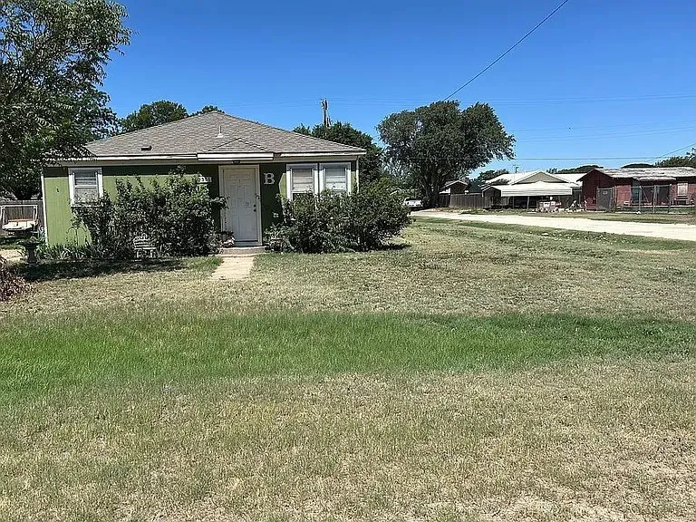 2301 E 1st Street Petersburg, TX 79250