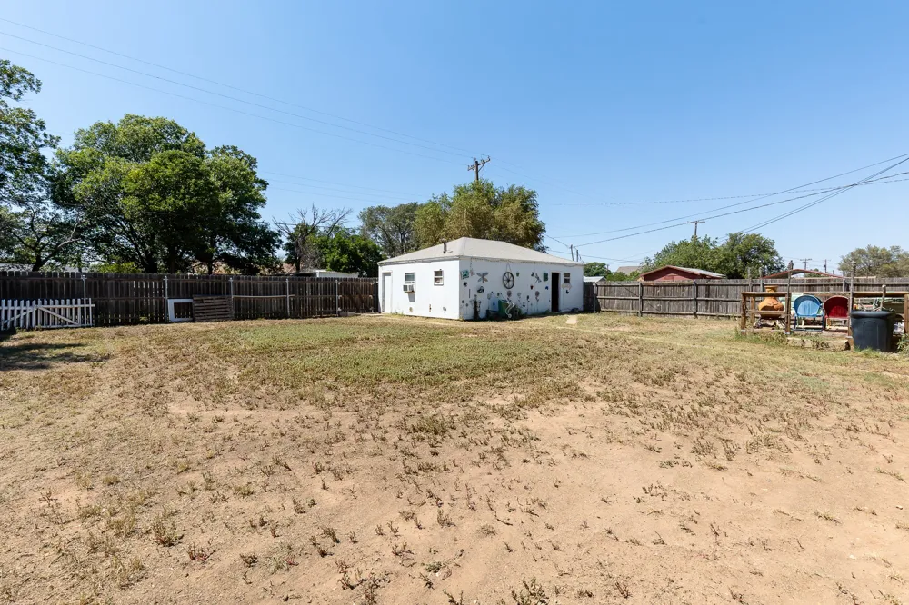 2301 E 1st Street Petersburg, TX 79250