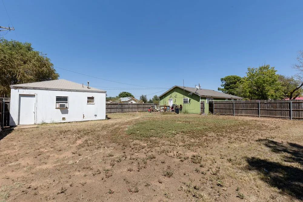 2301 E 1st Street Petersburg, TX 79250