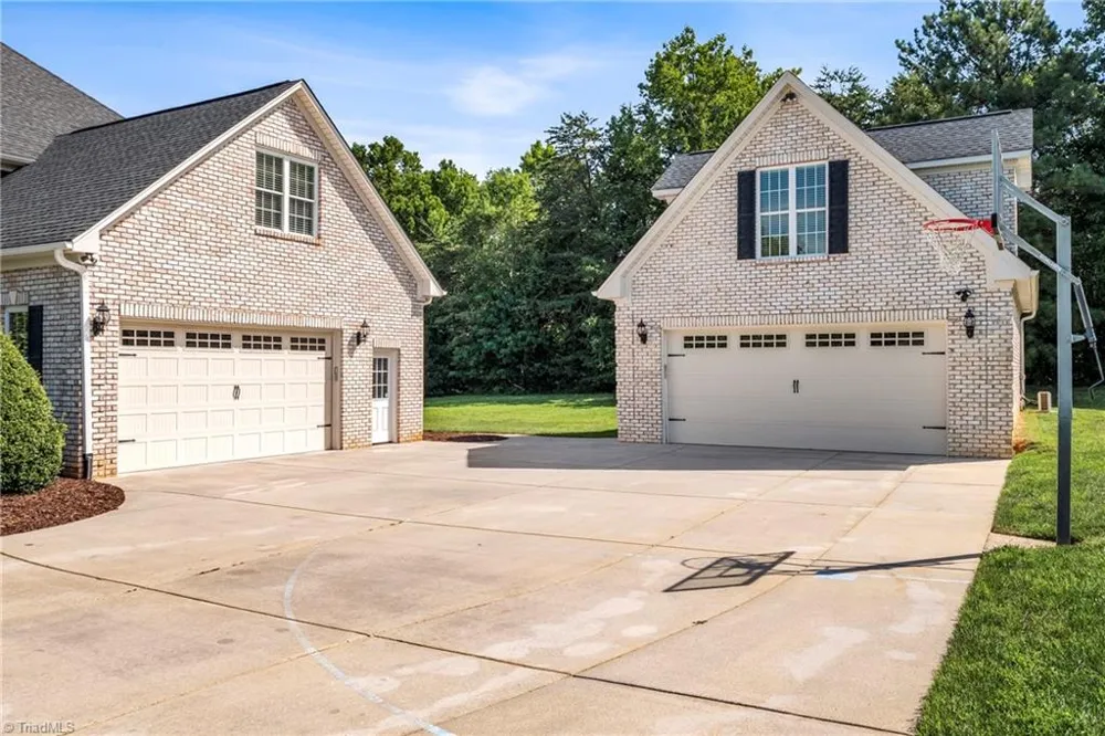 6202 Bradford Place Court Summerfield, NC 27358