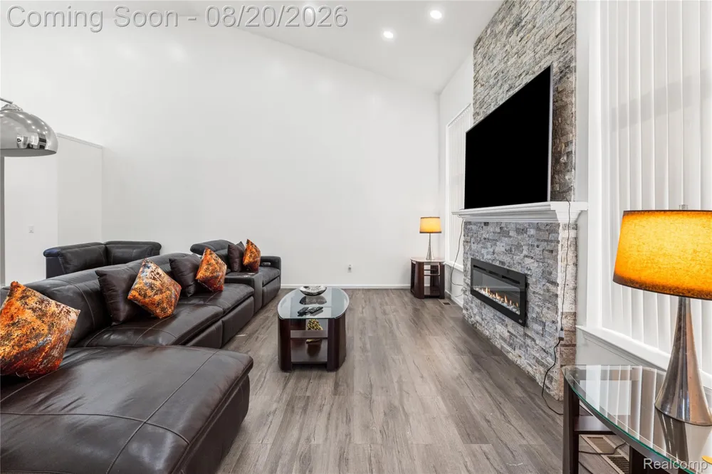 52007 Plum Creek Drive Chesterfield Township, MI 48047