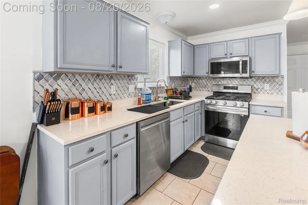 52007 Plum Creek Drive Chesterfield Township, MI 48047