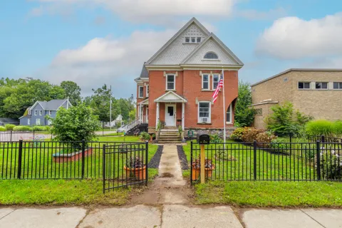 312 Capital Avenue NE