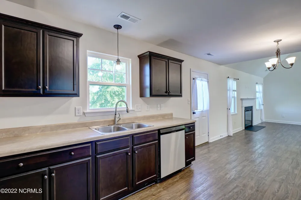 109 Easton Drive Richlands, NC 28574