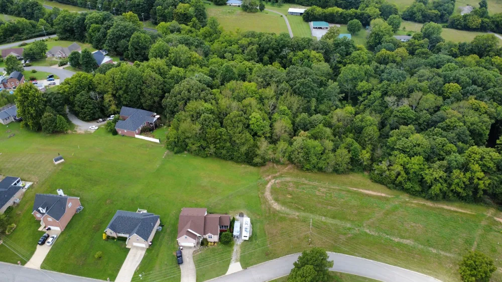 4050 Summit Dr Greenbrier, TN 37073