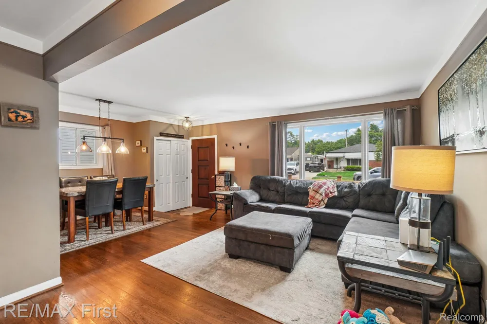 320 Hecht Drive Madison Heights City, MI 48071