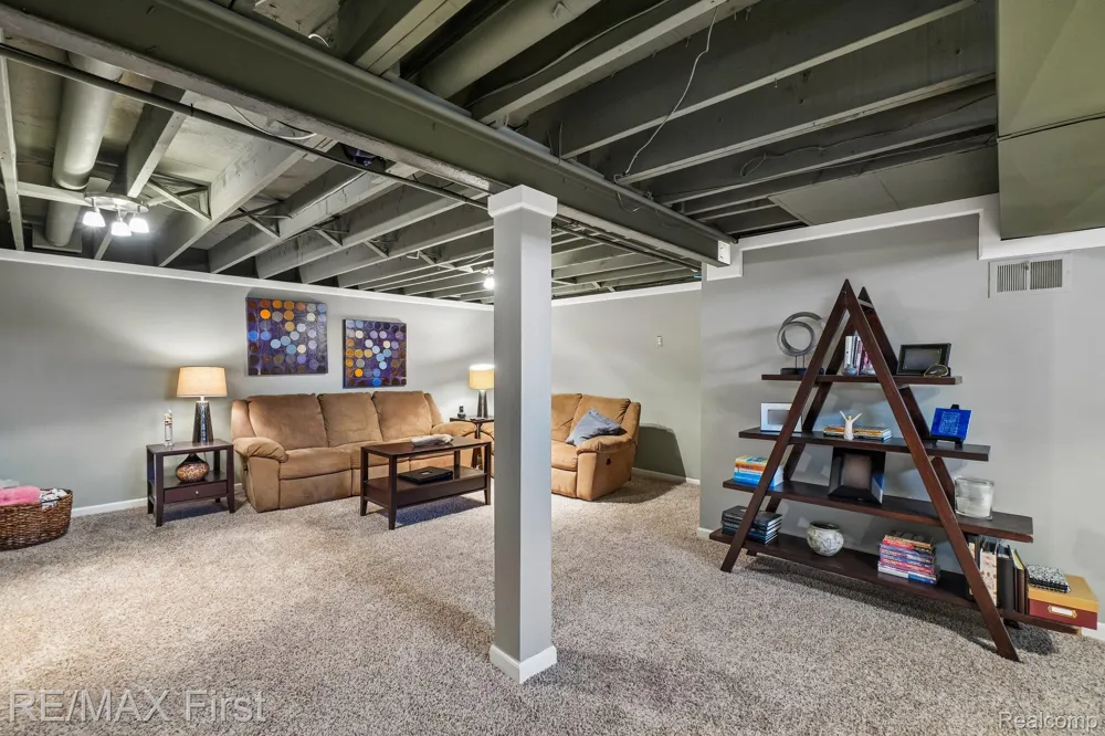 320 Hecht Drive Madison Heights City, MI 48071