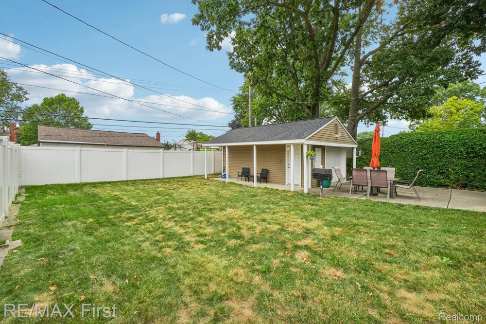 320 Hecht Drive Madison Heights City, MI 48071