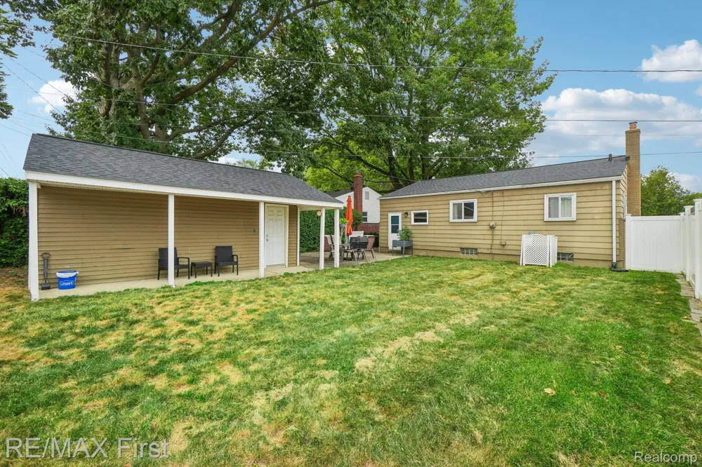 320 Hecht Drive Madison Heights City, MI 48071