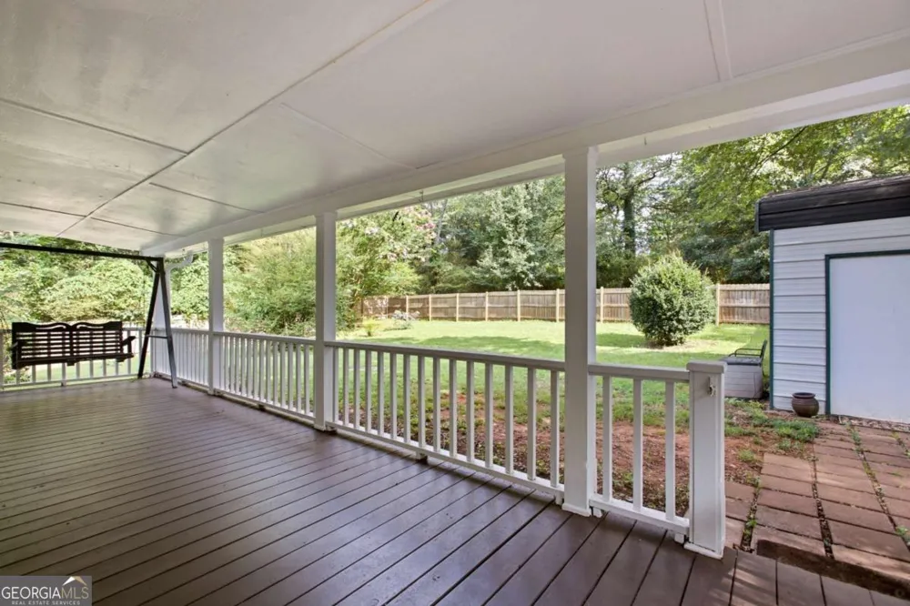 26 8th ST Emerson, GA 30137