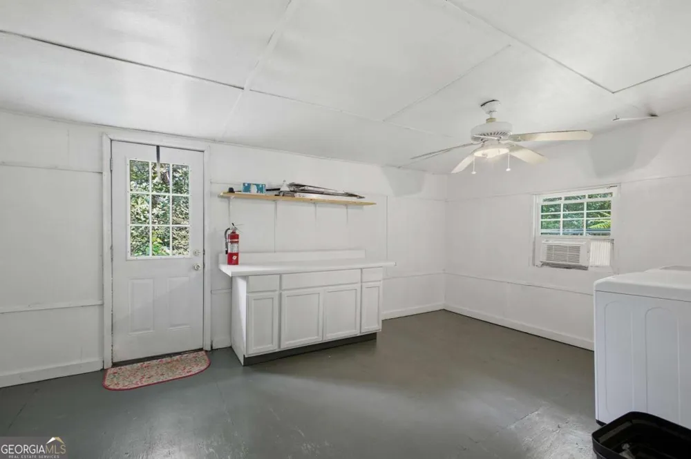 26 8th ST Emerson, GA 30137