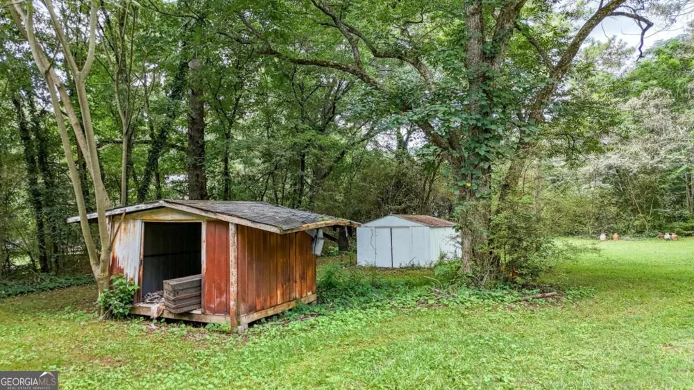 26 8th ST Emerson, GA 30137