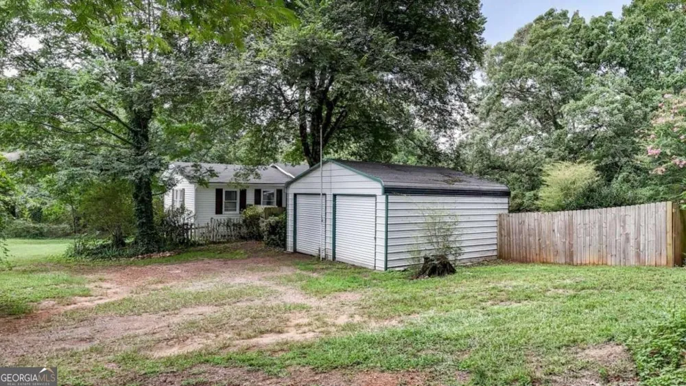 26 8th ST Emerson, GA 30137