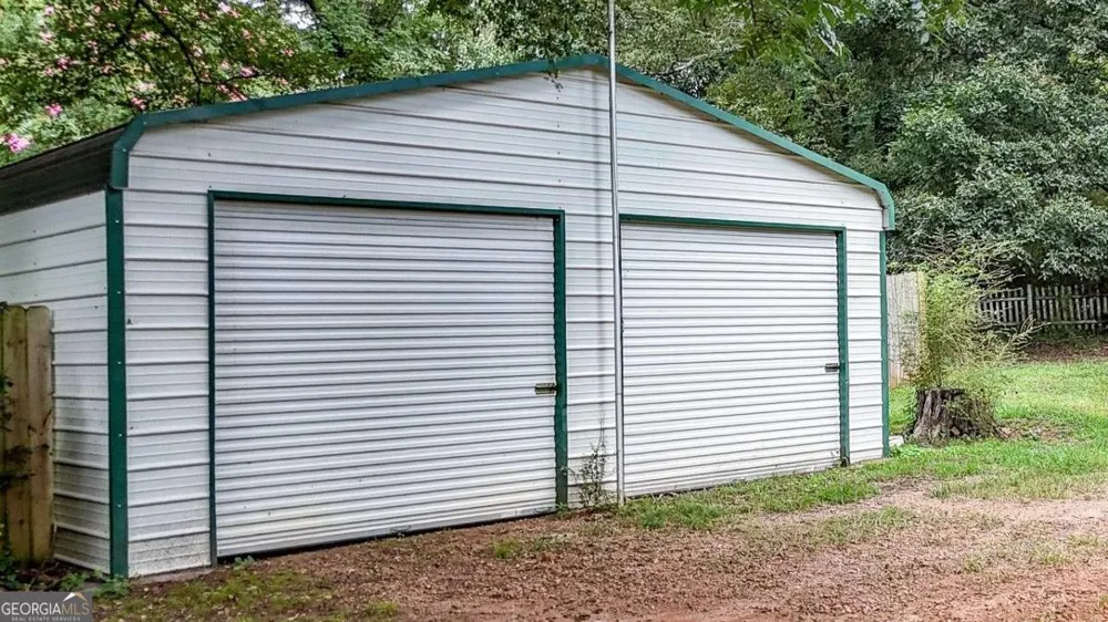 26 8th ST Emerson, GA 30137