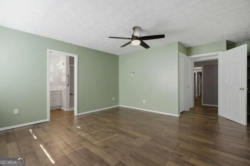 26 8th ST Emerson, GA 30137