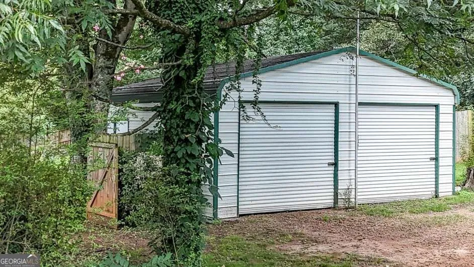 26 8th ST Emerson, GA 30137