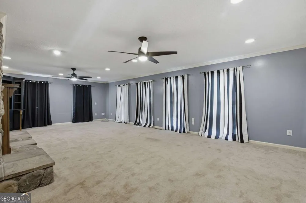 26 8th ST Emerson, GA 30137